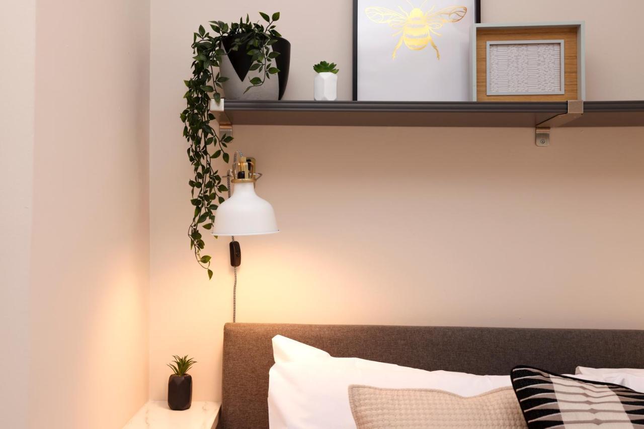 Joivy Modern 1 Bed Flat In West End, Close To Princes Gardens Edinburgh Exterior photo